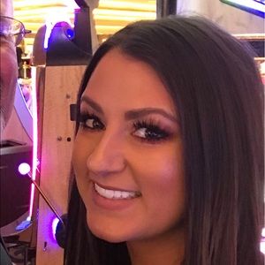 Meet your Posher, Natalie